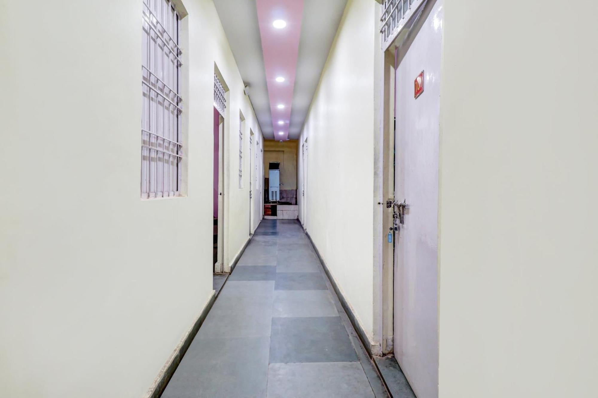 Spot On Siddhi Maa Hotel Gwalior Exterior photo